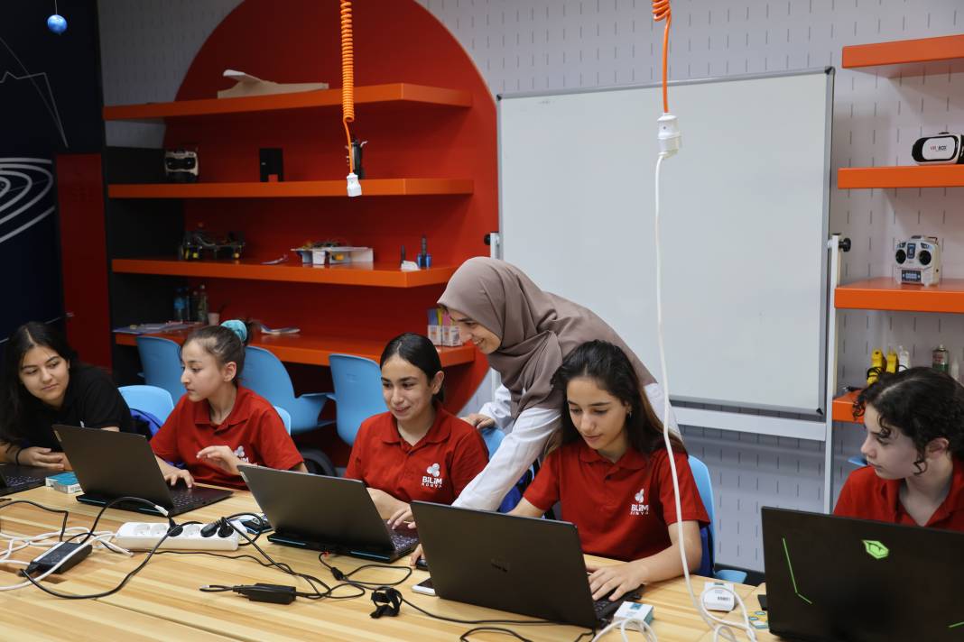 Konya’da ortaokul öğrencileri yaz tatilini bilimle iç içe geçiriyor 6